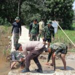 Sinergitas Tanpa Batas TNI-Polri Di Lokasi TMMD ke-116 Kodim 1002/HST Sinergitas Tanpa Batas TNI-Polri Di Lokasi TMMD ke-116 Kodim 1002/HST