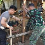 Anggota Satgas TMMD ke-116 Kodim 1002/HST Kembali Bangun Rumah Ibi Anggota Satgas TMMD ke-116 Kodim 1002/HST Kembali Bangun Rumah Ibi