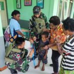 Tingkatkan Kesehatan Anak, Satgas Yonif 611/Awang Long Pos Aramsulki Gelar Pelayanan Kesehatan