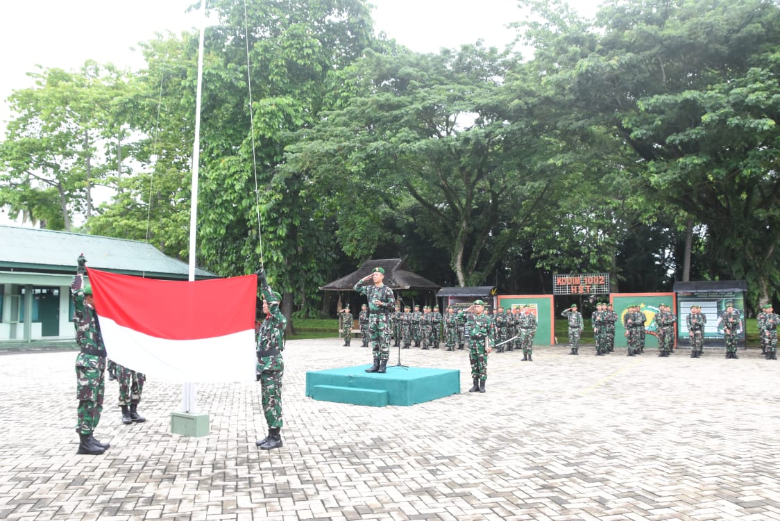 Upacara Bendera Penguatkan Semangat Kebangsaan Prajurit Kodim 1002/HST
