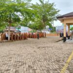 Sinergitas TNI-Pemerintah Desa: Apel Gabungan Rapatkan Barisan untuk Labuan Amas Utara yang Lebih Baik