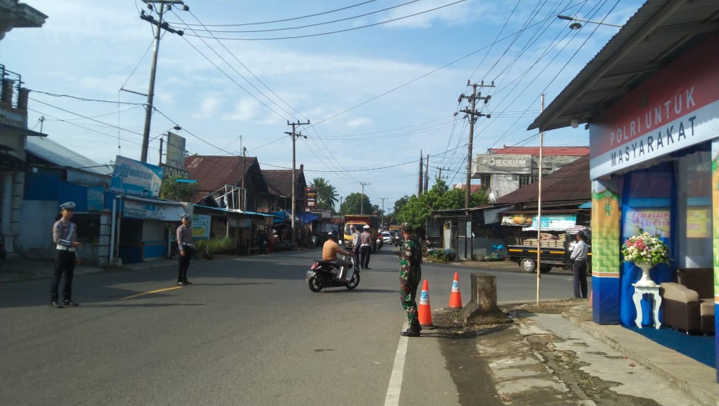 Personel Gabungan Siaga 24 Jam Amankan Pemudik di Hulu Sungai Tengah