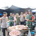 Pemantauan Harga Sembako di Pasar Keramat Barabai Oleh Dandim dan Kapolres HST