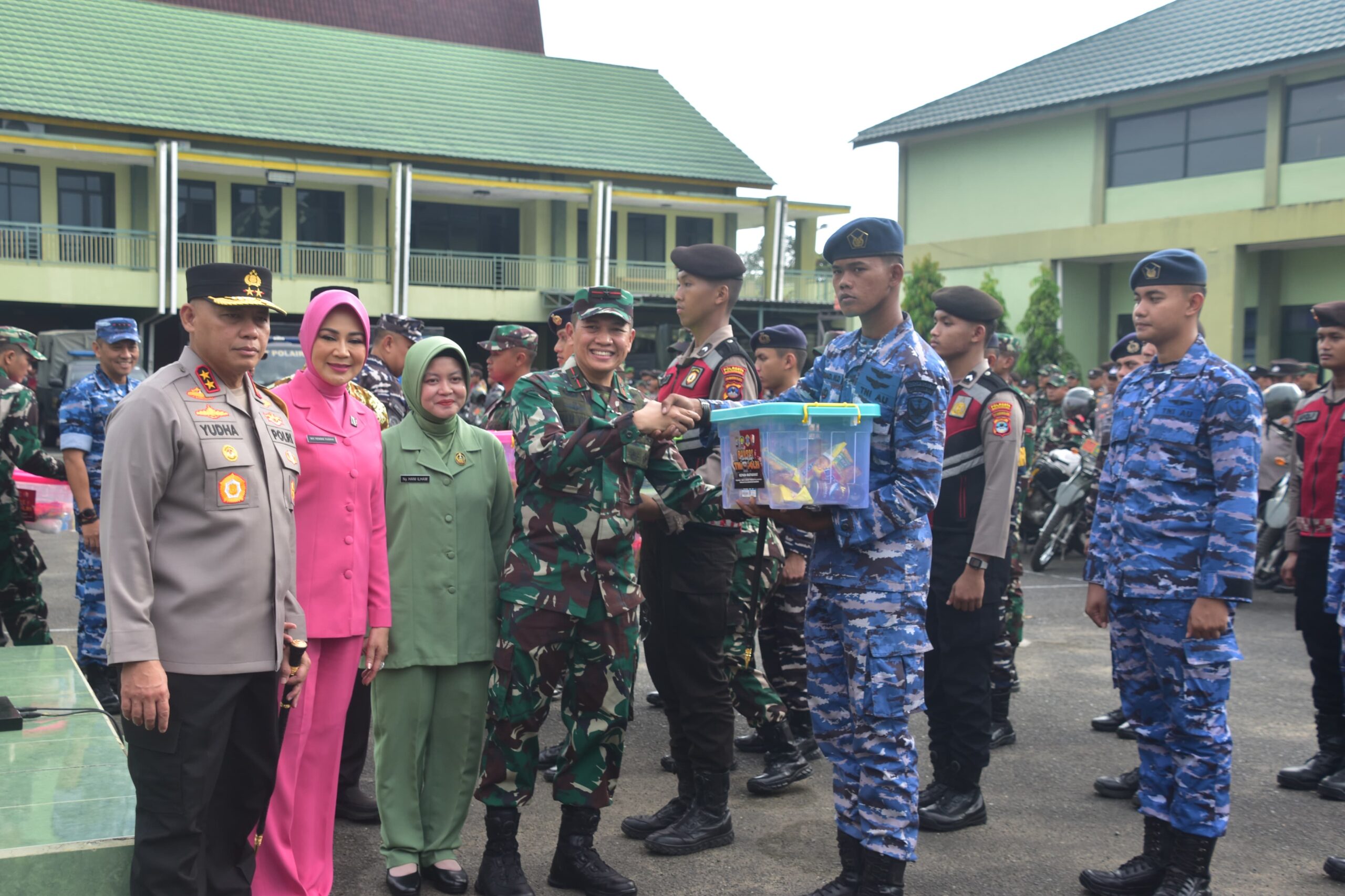 Sinergitas TNI-Polri Wilayah Kalsel Gelar Baksos Ramadan, Wujud Kepedulian Kepada Masyarakat