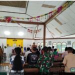 Ciptakan Kerukunan, Satgas Yonif 611/Awang Long Melaksanakan Ibadah Bersama Warga