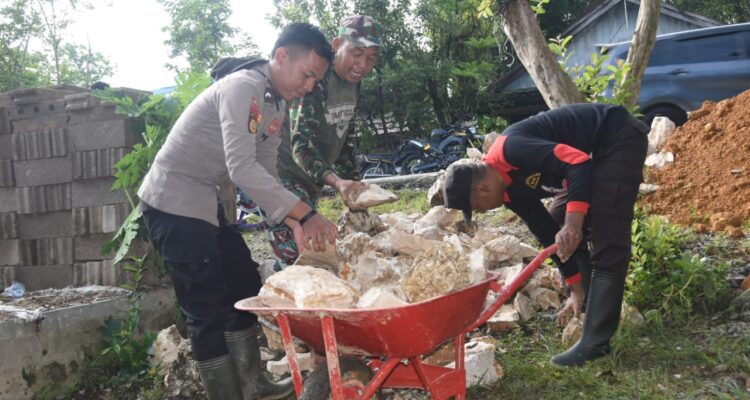 Satgas TMMD Kodim 1002/HST Kejar Target Rehab RTLH di Pengambau Hilir Luar