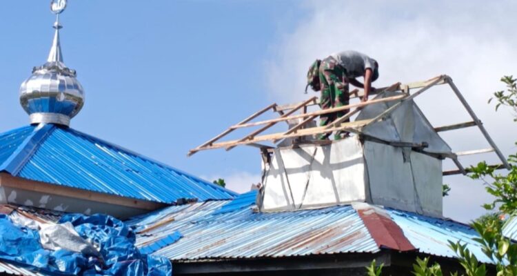 Kebersamaan TNI dan Warga Pacu Pembangunan Langgar Darussalam