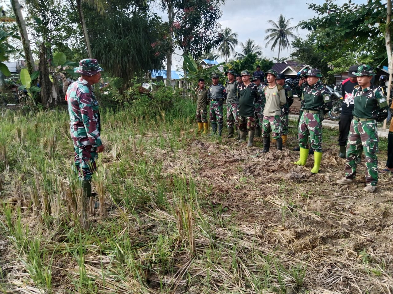 Awali Hari, Satgas TMMD ke-124 Kodim 1002/HST Gelar Apel Pagi di Haruyan