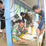 Semangat Gotong Royong Warnai Rehab Tempat Ibadah dalam TMMD ke-124 Kodim 1002/HST