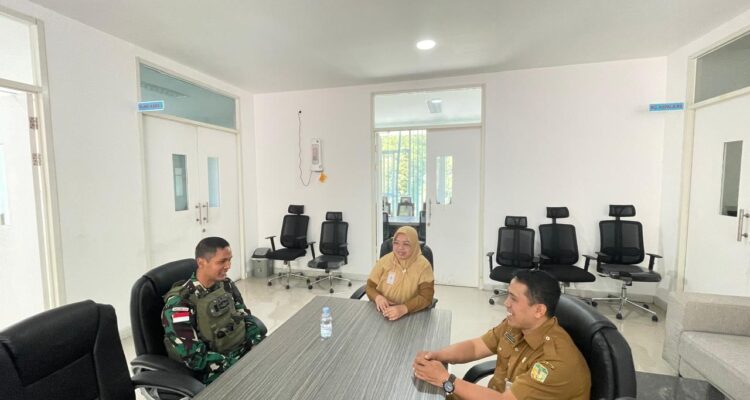 Jelang Purna Tugas, Satgas Yonif 611/Awl Periksa Kesehatan Personel Pos Banti