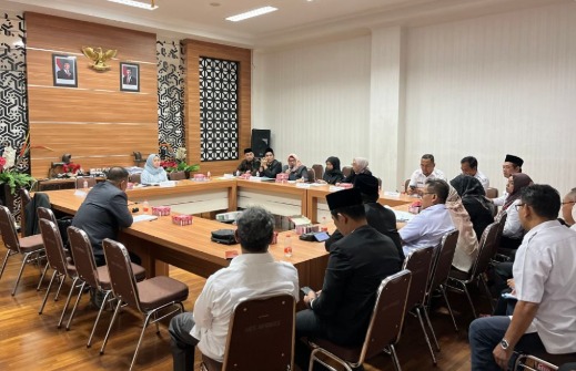 DPRD Kab. Batola, Rapat Kerja AKD Bersama Tim Raperda Pembahasan Peraturan Daerah Tentang Pajak Daerah dan Retribusi Daerah