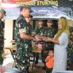 Tim Wasev TMMD Dampingi Penyuluhan Stunting Satgas Kodim 1002/HST, Serahkan Bantuan Gizi