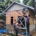 Satgas TMMD ke-124 Kodim 1002/HST Terus Maju Bedah Rumah Tidak Layak Huni Ardiansyah