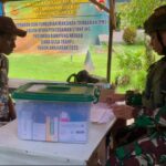 Bantu Kesejahteraan Masyarakat Nayaro, Satgas Yonif 611/Awang Long Gelar Pelayanan Kesehatan
