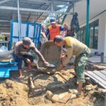 Satgas TMMD ke-124 Kodim 1002/HST Genjot Penyelesaian Sasaran, Pasang Pondasi Tower Pengeras Suara di Langgar Darussalam Satgas TMMD ke-124 Kodim 1002/HST Genjot Penyelesaian Sasaran, Pasang Pondasi Tower Pengeras Suara di Langgar Darussalam