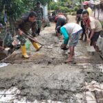 Satgas TMMD ke-124 Kodim 1002/HST Kerjakan Sasaran Tambahan, Cor Lantai Jembatan Pengambau Hilir Luar Satgas TMMD ke-124 Kodim 1002/HST Kerjakan Sasaran Tambahan, Cor Lantai Jembatan Pengambau Hilir Luar