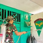 Antisipasi Malaria, Satgas Yonif 611/Awl Laksanakan Penyemprotan Disinfektan