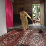 Nenek Kurba Rasakan Manfaat Nyata Program TMMD ke-124 Kodim 1002/HST Nenek Kurba Rasakan Manfaat Nyata Program TMMD ke-124 Kodim 1002/HST