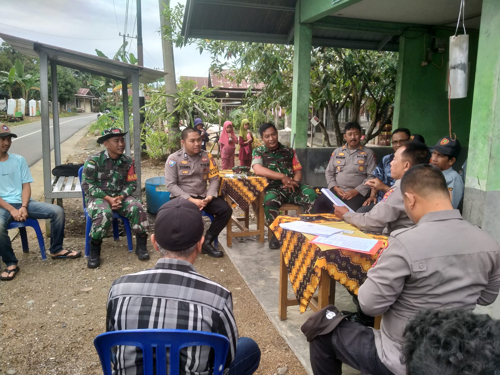 Sinergi TNI-Polri, Babinsa Koramil 1002-06/Barabai Dampingi Lomba Pos Kamling HUT Bhayangkara