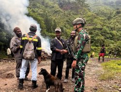 Perkuat Sinergitas, Satgas Pam Obvitnas PT.F.I. Yonif 611/Awang Long, Melaksanakan Komunikasi Sosial Dengan Masyarakat Mimika