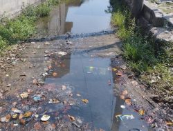 Sudah Belasan Tahun Berlalu, Jalan Utama Desa Lenggahjaya , Kabupaten Bekasi, Tak Tersentuh Perbaikan