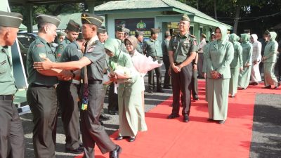 Kodim 1002/HST Gelar Wisuda Purna Tugas untuk Mayor Inf Moh. Alip Suroso Dan PNS Masnah