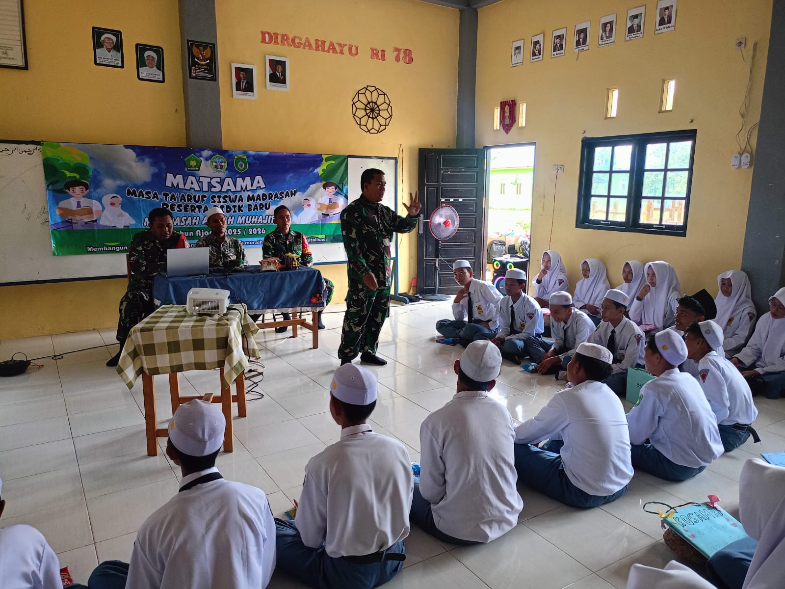 Bentuk Karakter Pelajar, Kapten Inf Rudi Hartono Berikan Materi Kebangsaan di Pemangkih Seberang