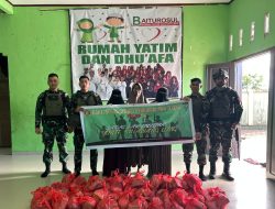 Satgas Yonif 611/Awl Berbagi Sembako Di Rumah Yatim Dan Dhuafa Panti Asuhan Baiturrosul