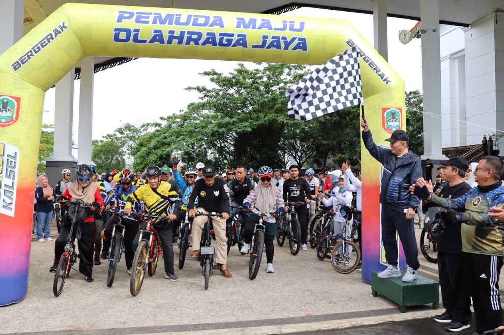 Dispora Menggelar Berbagai Kegiatan Olahraga Massal Dalam Menyambut Hari Jadi ke-75 Provinsi Kalimantan Selatan Serta Memperingati HUT ke-79 Republik Indonesia