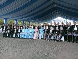 Gubernur dan Wakil Gubernur Kalsel Berfoto Bersama Usai Peringatan Hari Jadi ke-75 Provinsi Kalimantan Selatan