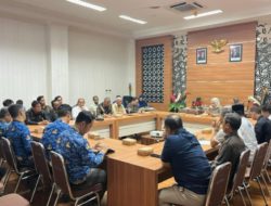 Ketua DPRD Kab. Barito Kuala, Serap Aspirasi Gapensi, Tuntut Transparansi Pengadaan Proyek
