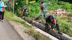 Wujudkan Lingkungan Bersih, TNI Kerja Bakti Pembersihan Selokan