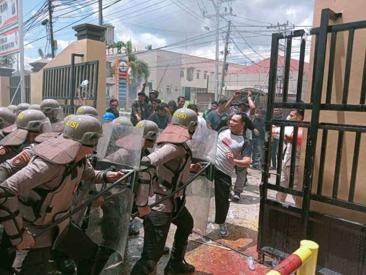 Polres Hulu Sungai Selatan Gelar Latihan Simulasi Pengamanan Unjuk Rasa