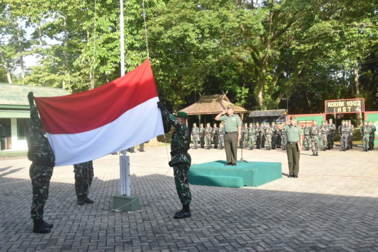Kodim 1002/HST gelar upacara bendera