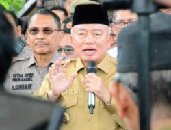 Terima Aksi Damai Masyarakat Sakutu, Gubernur Kalsel Tegaskan Penempatan Dana Pemprov di Bank Kalsel Sesuai Ketentuan