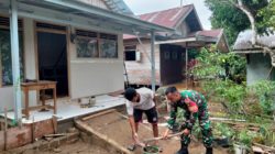 Babinsa Koramil 1002-02 Ringankan Beban Warga Melalui Perbaikan Rumah