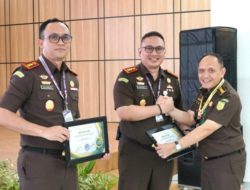 Kejari Barito Kuala Raih 2 Penghargaan Kinerja Terbaik Se-Kalsel, Bukti Kinerja Profesional dan Akuntabel 