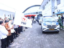 Pemkab Labuhanbatu Kirim 12 Truk Bantuan untuk Korban Banjir