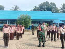 Babinsa TNI AD Dorong Pembentukan Karakter dan Disiplin Siswa SMPN 9 HST