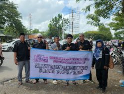 SMSI Kalsel Bagikan Sajadah dan Kopiah Kepada Jemaah 5 Rajab