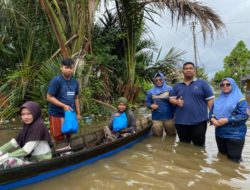 Pastikan Seluruh Wilayah Terdampak Banjir Terjangkau, Pemprov Kalsel Salurkan Bantuan ke Pemakuan Hulu