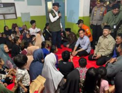 Tinjau Posko Pengungsian Banjir di Kabupaten Banjar, Wapres Pastikan Percepatan Pemulihan