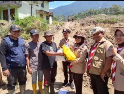 Relawan Pramuka OKI Turun ke Agam, Bantu 250 Keluarga Terdampak Banjir dan Longsor