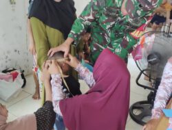 Babinsa Sertu Wahyu Aktif Dampingi Posyandu Kasih Ibu di Desa Cukan Lipai