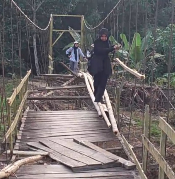 Jembatan wisata