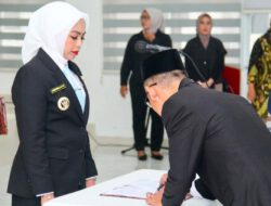 Tekankan Disiplin, Bupati Labuhanbatu Lantik Pejabat Administrator dan Pejabat Pengawas di Lingkungan Pemerintah