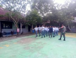 Babinsa Koramil 1002-06/Barabai Tanamkan Disiplin Lewat Materi PBB di SMK Muda Kreatif