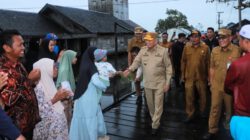 Gubernur Kalsel Bagikan Sembako