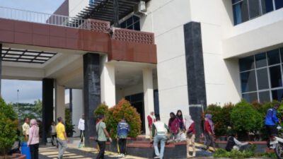 Semangat Indonesia ASRI, DPRD Barito Kuala Kembali Gotong-Royong Bersihkan Lingkungan