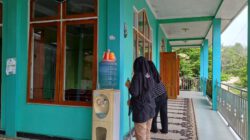 Mahasiswa Sapta Mandiri Bersih Musala